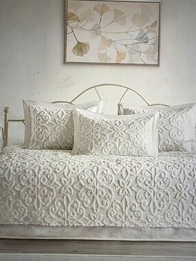 Madison Cream Tufted Chenille Comforter Set